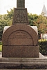 monumen1.jpg